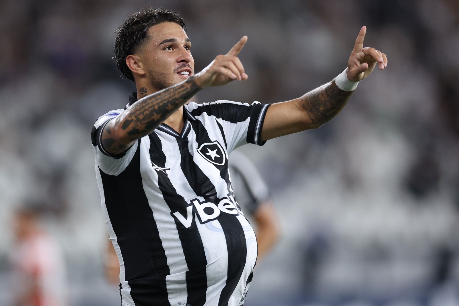 Botafogo domina e vence Independiente Petrolero por 3 a 0 na Sul-Americana
