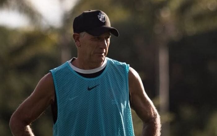 Renato Gaúcho destaca falhas e mantém confiança no Vasco após tropeços recentes