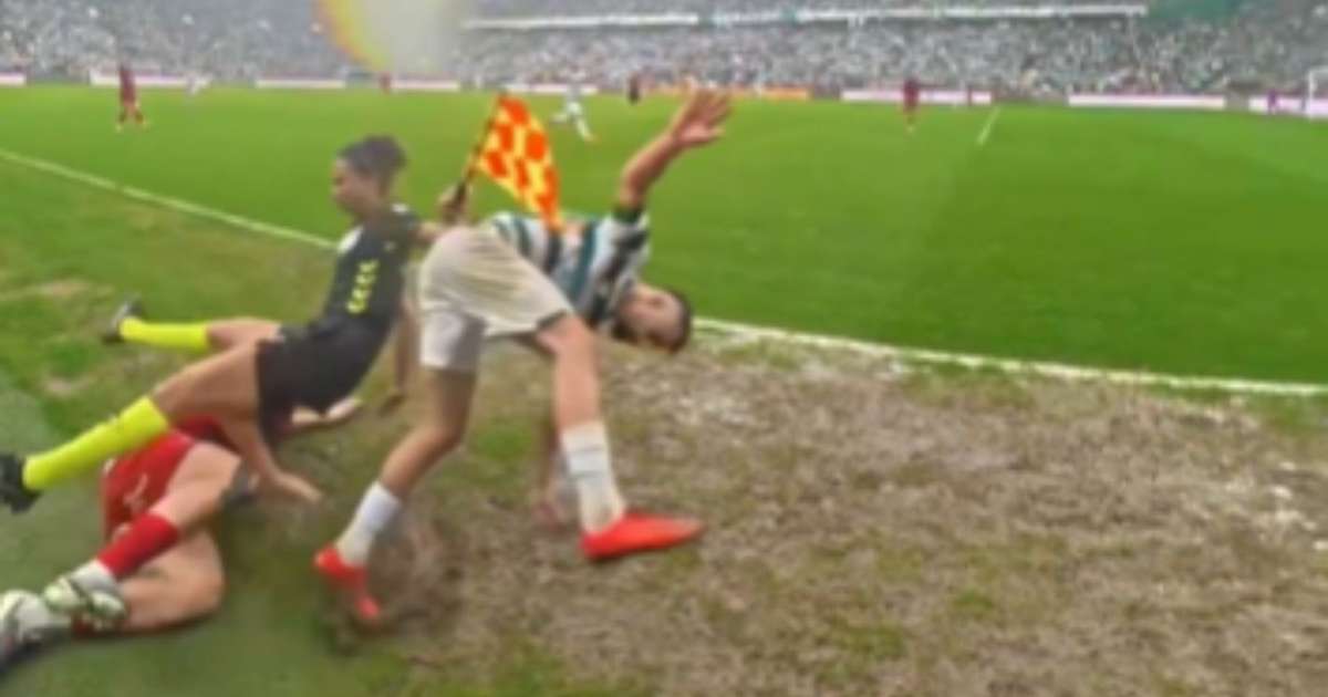 Assistente de arbitragem é derrubada em jogo da Segunda Divisão da Turquia e gera polêmica