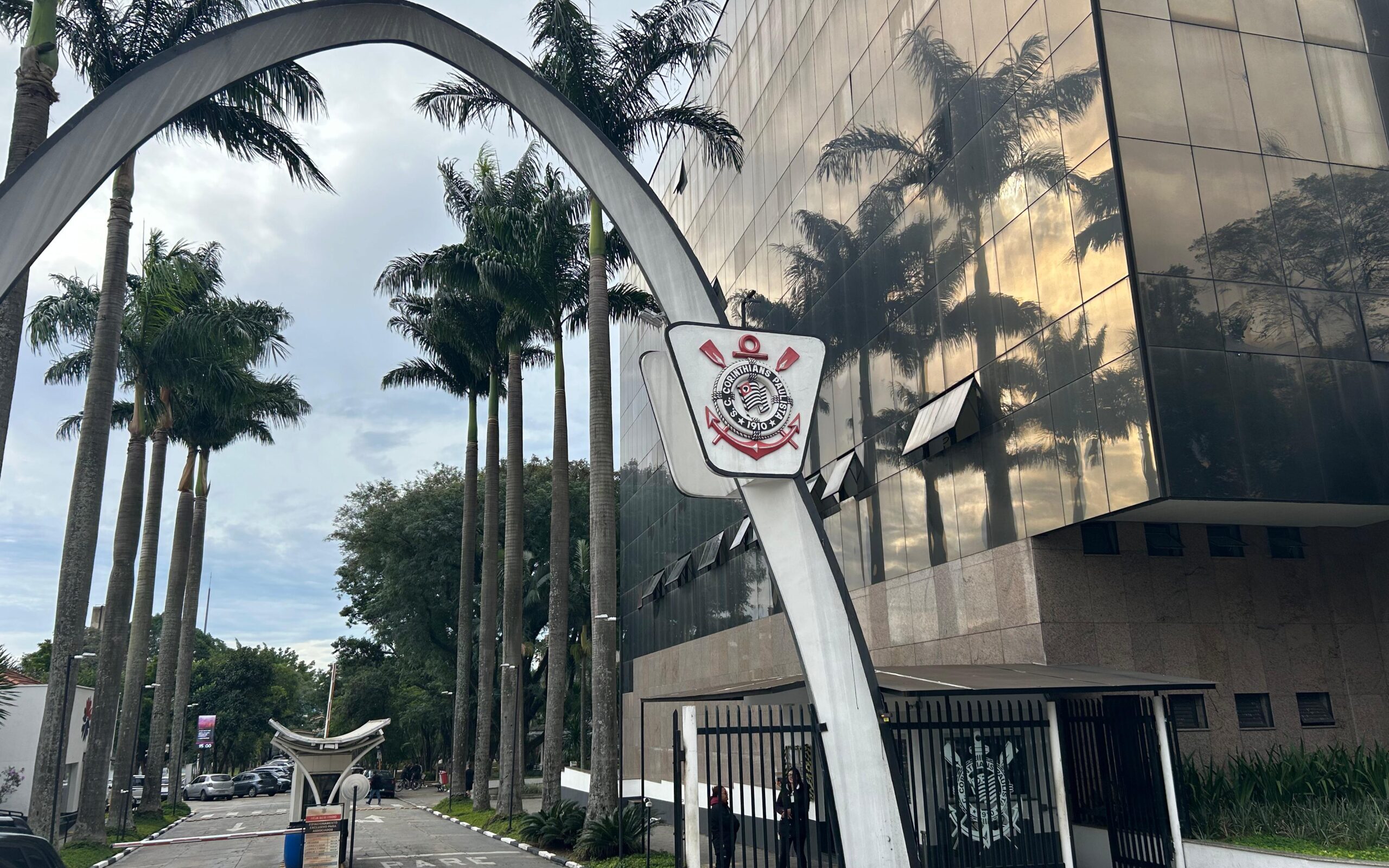 Receita Federal inicia investigação fiscal contra Corinthians após denúncia do MP-SP