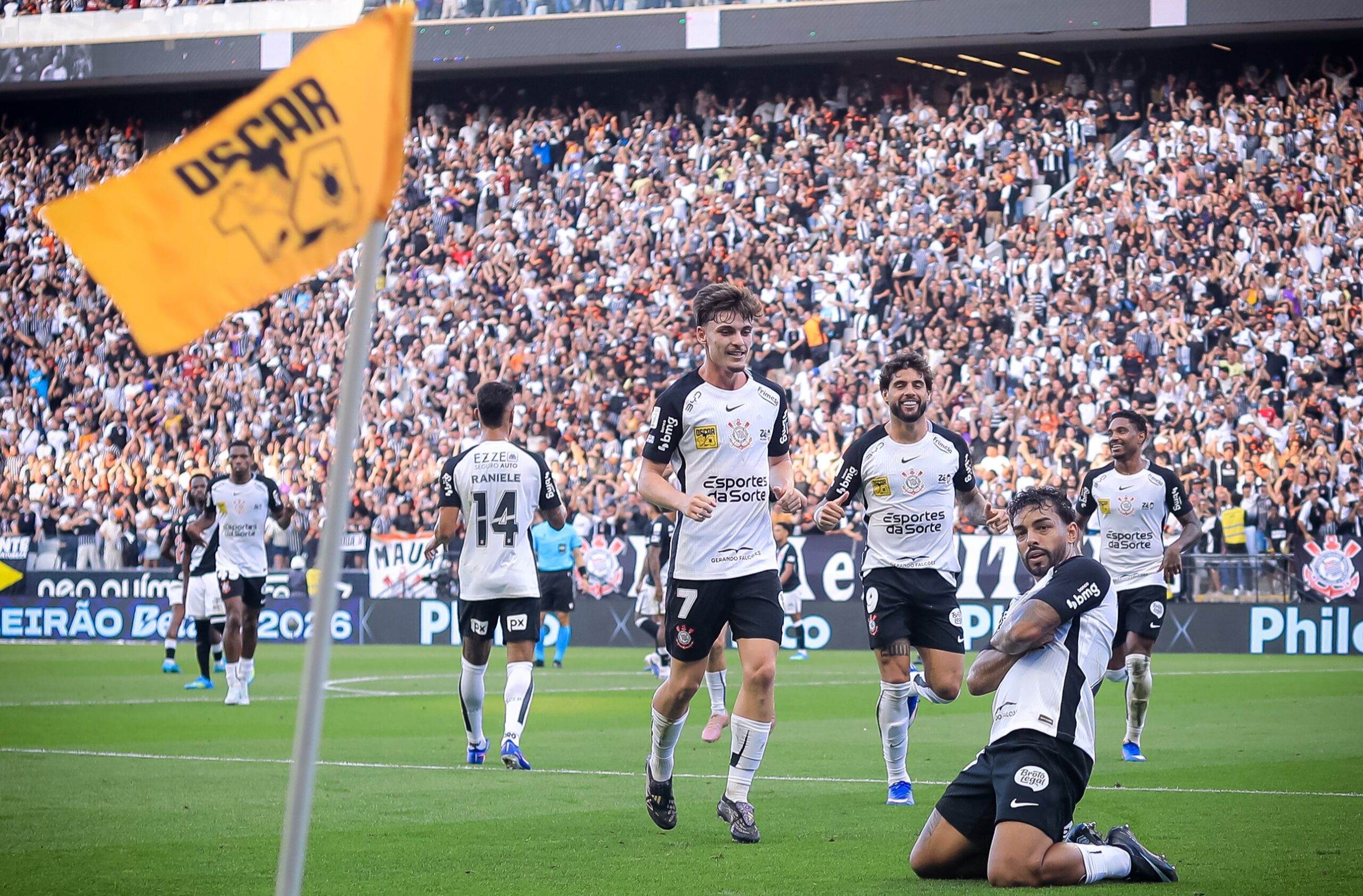 Corinthians segura vitória suada sobre Vasco e respira no Brasileirão