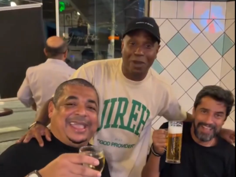 Edilson Capetinha reúne ídolos do Corinthians em encontro descontraído durante BBB 26