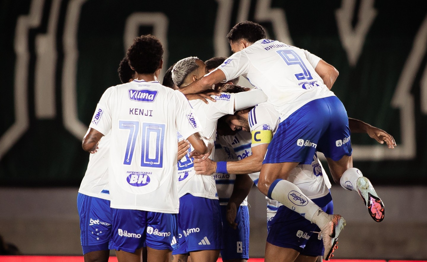 Cruzeiro Empata com Goiás na Copa do Brasil e Mostra Evolução Sob Comando de Artur Jorge