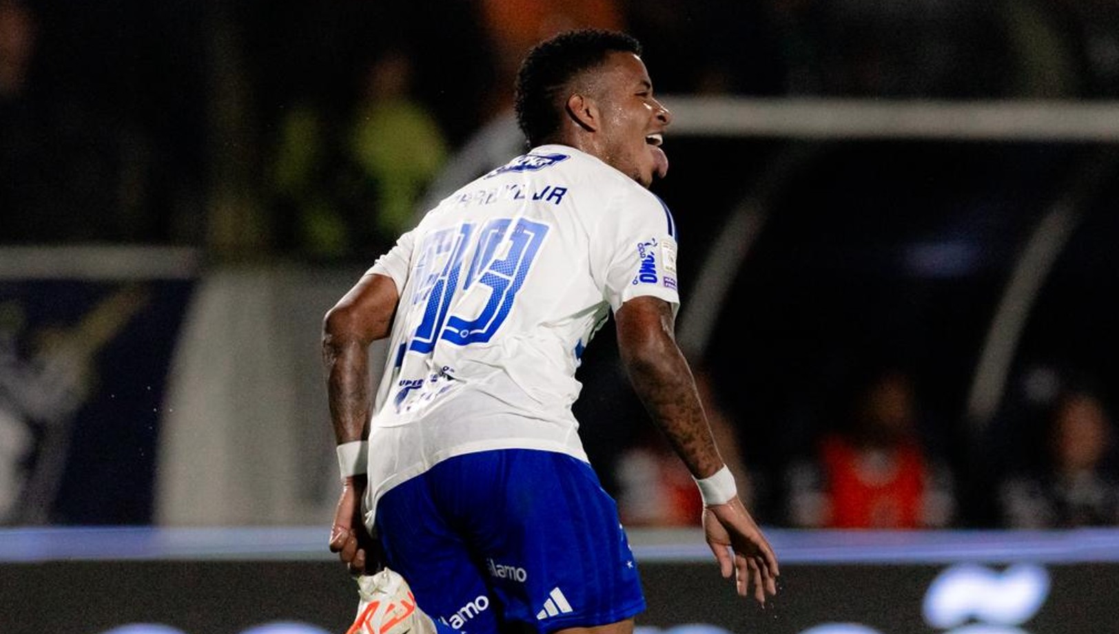 Cruzeiro vence Remo fora de casa e deixa zona de rebaixamento no Brasileirão