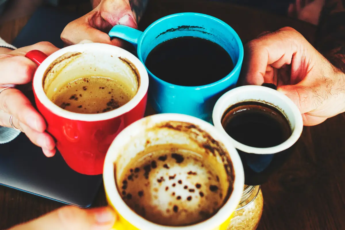 Três Datas, Um Amor: Por Que o Café Tem Três Dias Oficiais no Brasil?