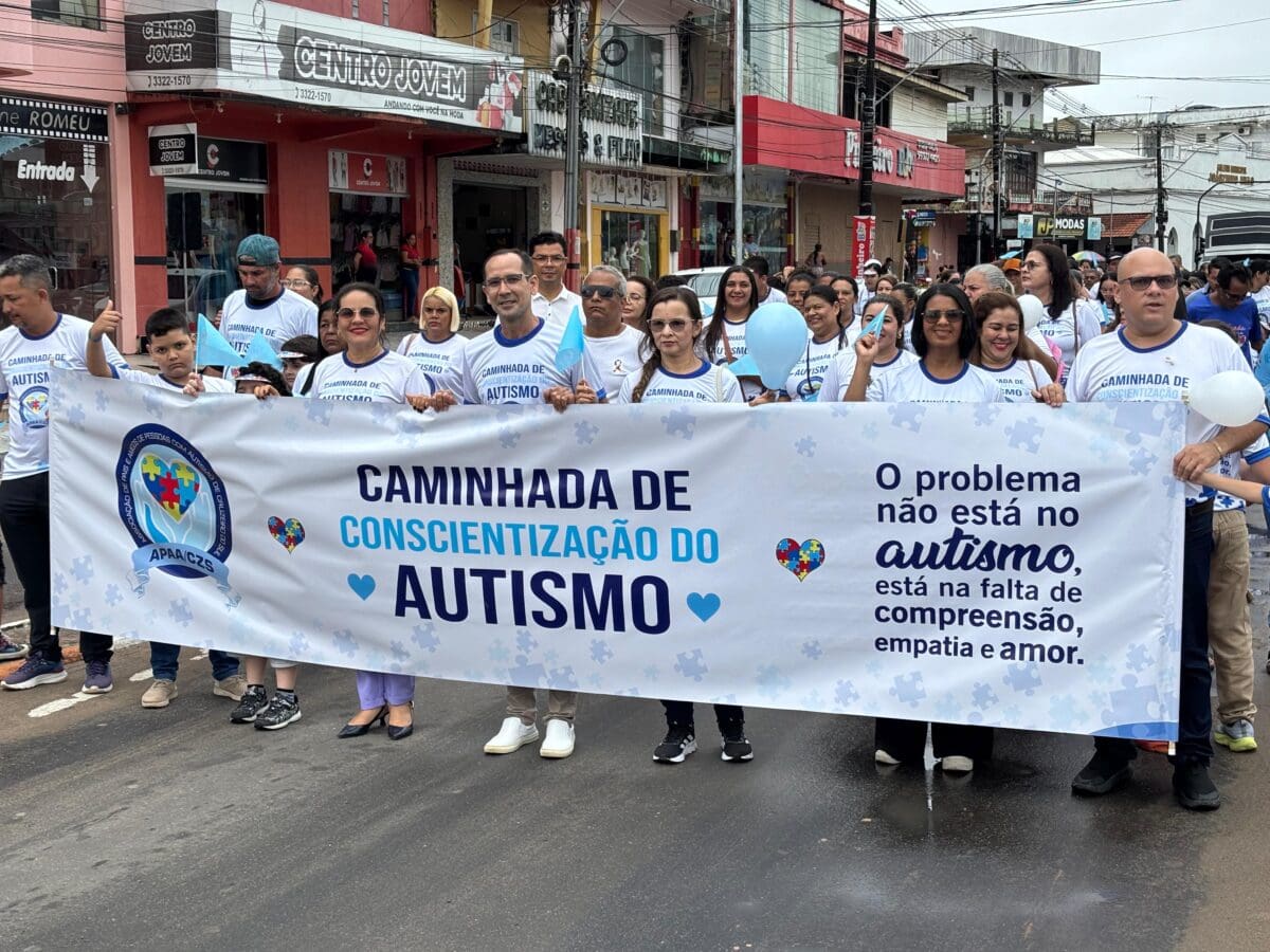 Caminhada em Cruzeiro do Sul reforça a importância da conscientização sobre o autismo