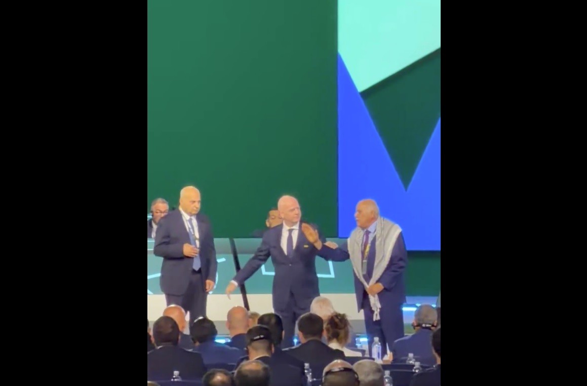 Momento tenso no Congresso da Fifa: recusa de aperto de mãos entre Israel e Palestina