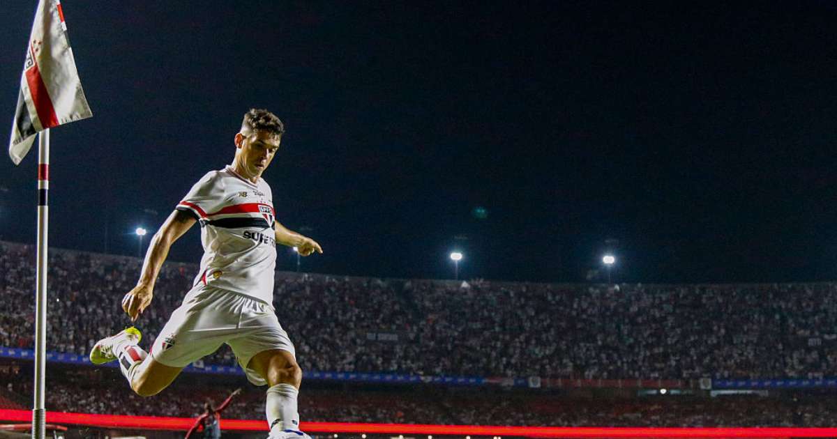 Oscar anuncia aposentadoria aos 34 anos e se despede dos gramados