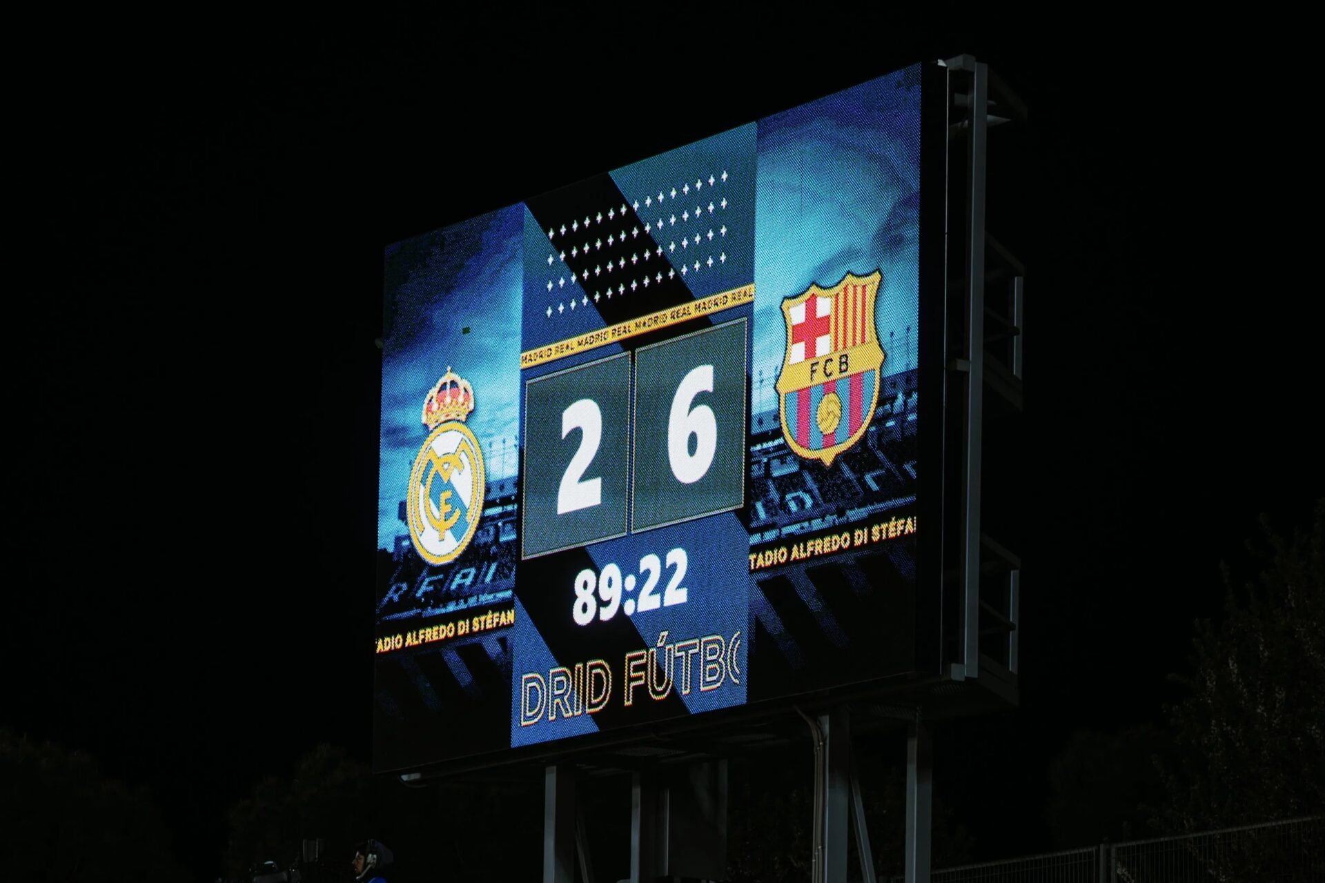 Barcelona domina Real Madrid com goleada histórica e mostra hegemonia no futebol feminino