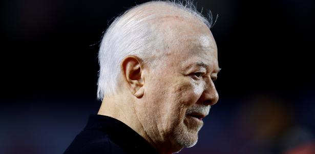 Presidente do São Paulo defende Roger Machado após vaias da torcida no Morumbi