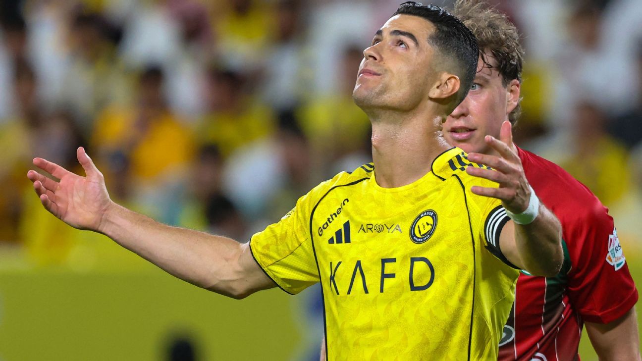 Cristiano Ronaldo enfrenta mal-estar, mas ajuda Al Nassr a vencer no Campeonato Saudita
