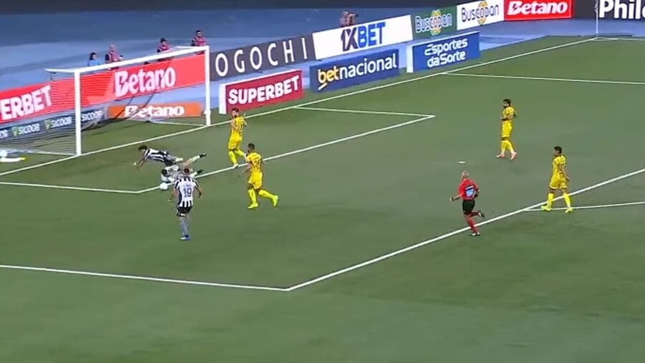 VAR decide pênalti e garante vitória emocionante do Botafogo no Brasileirão