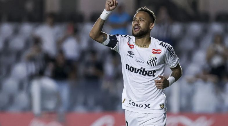 Neymar se desculpa após discussão com torcida do Santos e promete focar só no futebol