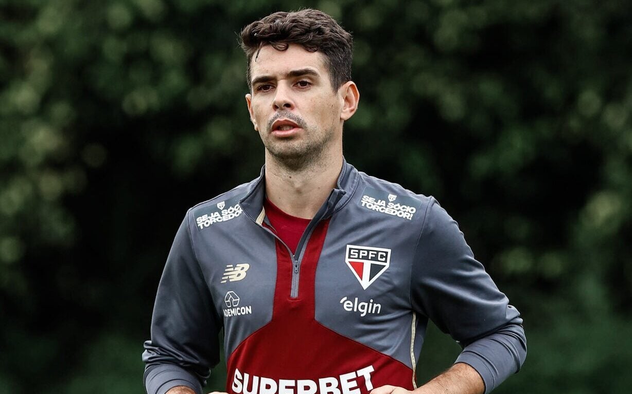 Oscar anuncia aposentadoria precoce após susto cardíaco e emociona o futebol brasileiro