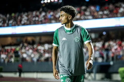 Léo Porfírio fala sobre adaptação e objetivos no ASA durante empréstimo pelo Guarani