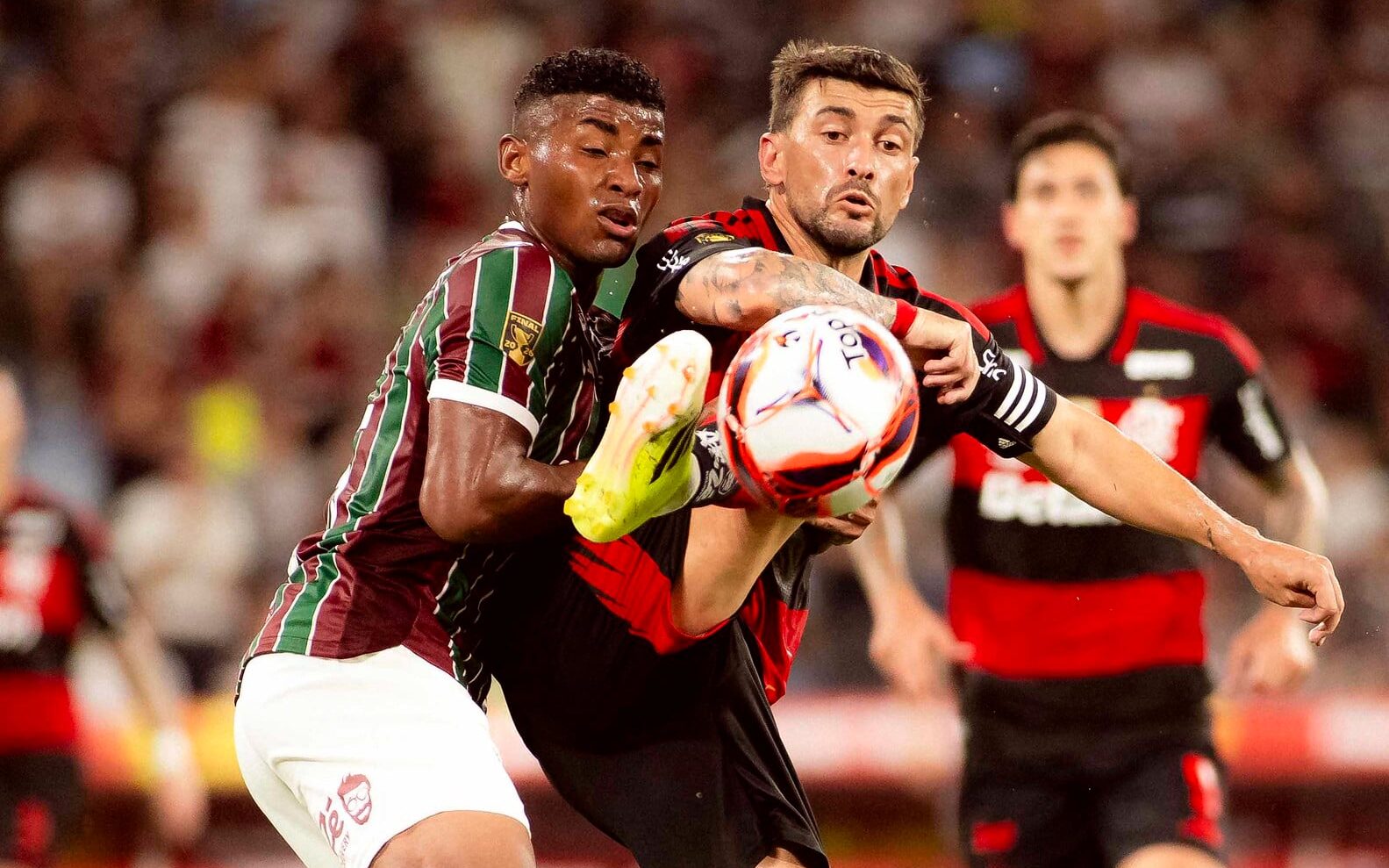 Flamengo x Fluminense: clássico é adiado e gera polêmica entre torcedores