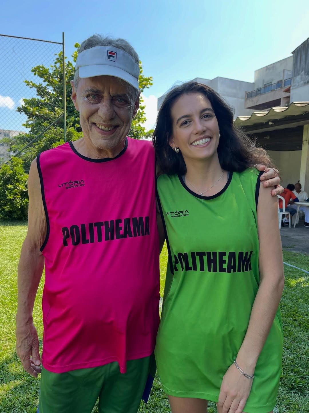 Chico Buarque volta aos campos com time amador em jogo no Rio de Janeiro