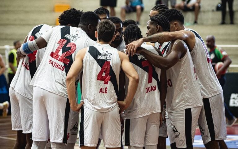 Vasco e Cruzeiro duelam na luta por sobrevivência no NBB com transmissão ao vivo