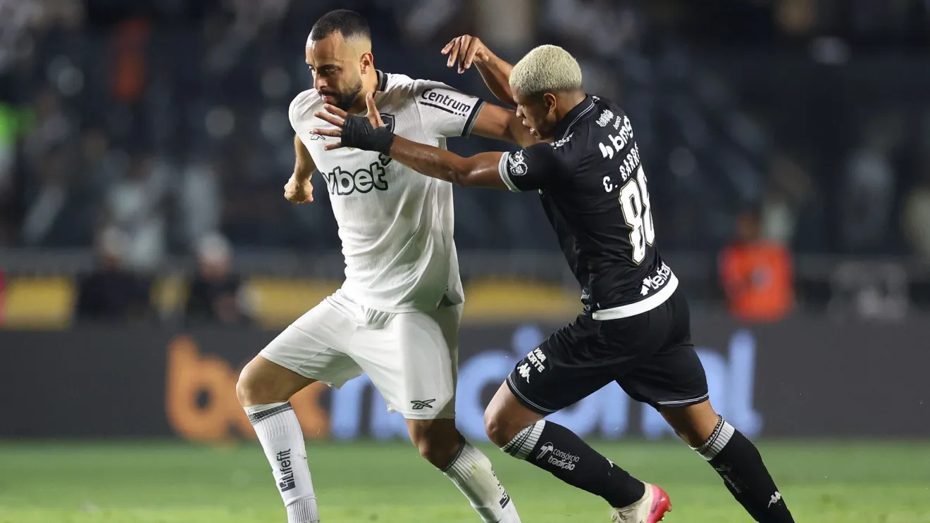 Vasco sofre virada do Botafogo em São Januário e perde o clássico por 2 a 1