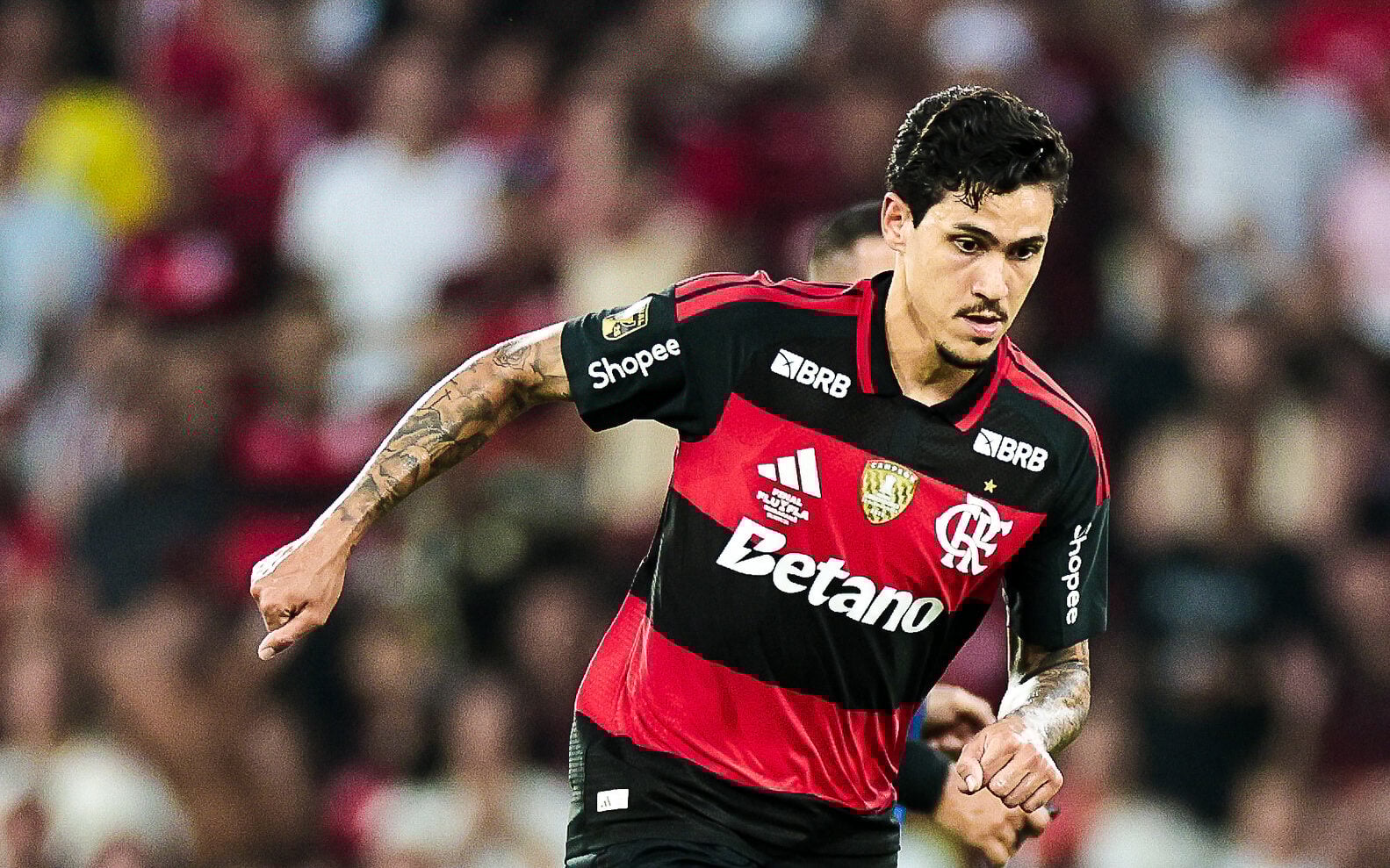 Pedro brilha e Flamengo abre o placar contra Fluminense no Maracanã