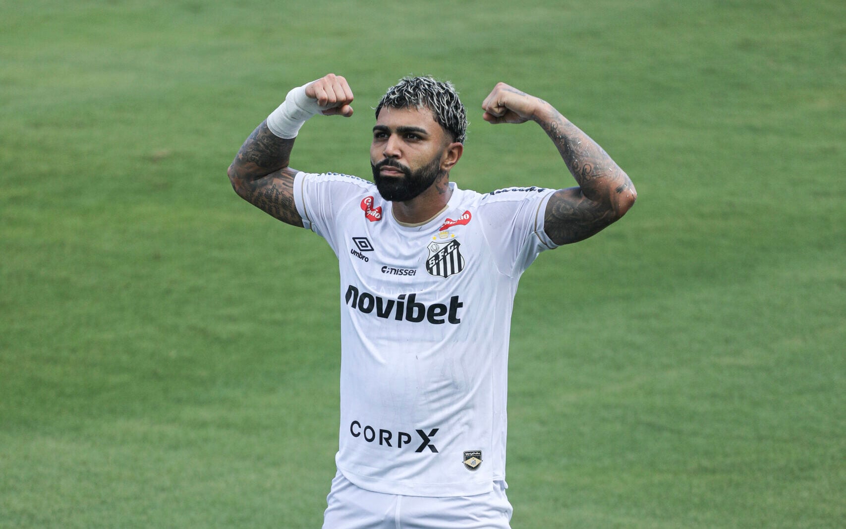 Santos e Fluminense duelam na Vila Belmiro em busca de recuperação no Brasileirão