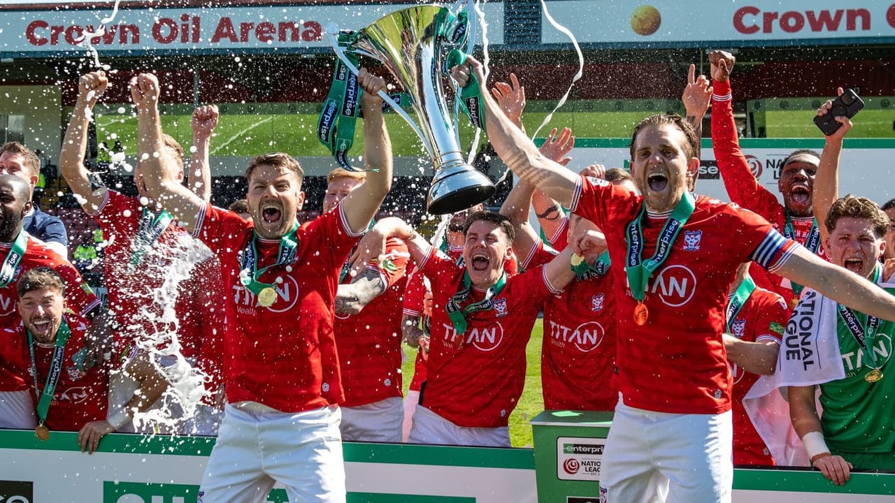 Drama e invasão de torcida marcam decisão da National League na Inglaterra