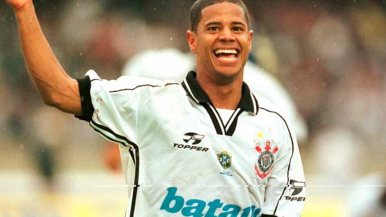 Relembre a goleada histórica do Corinthians contra o Grêmio no Brasileirão de 1999