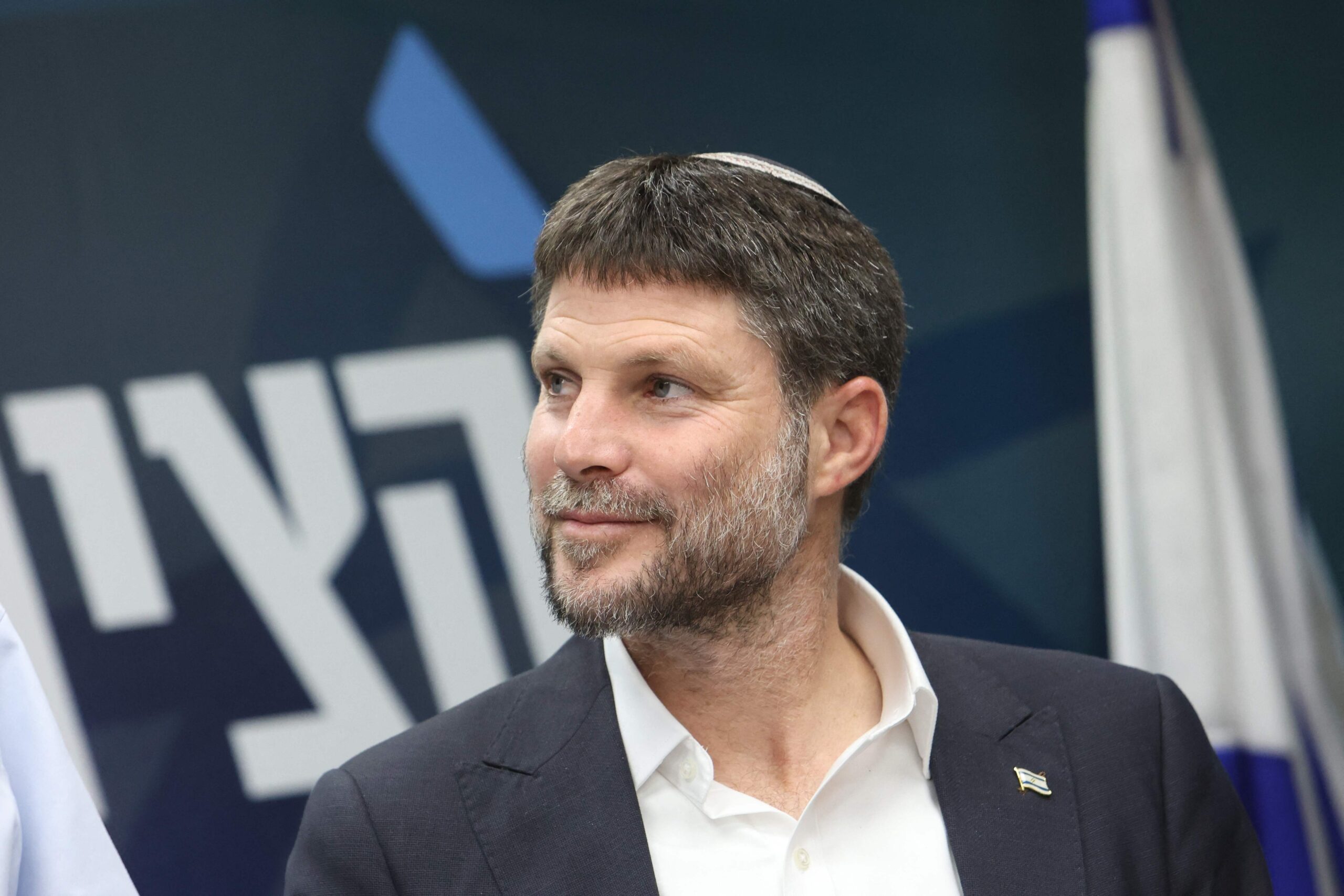 Ministro israelense enfrenta pedido de prisão do TPI e reage com críticas duras