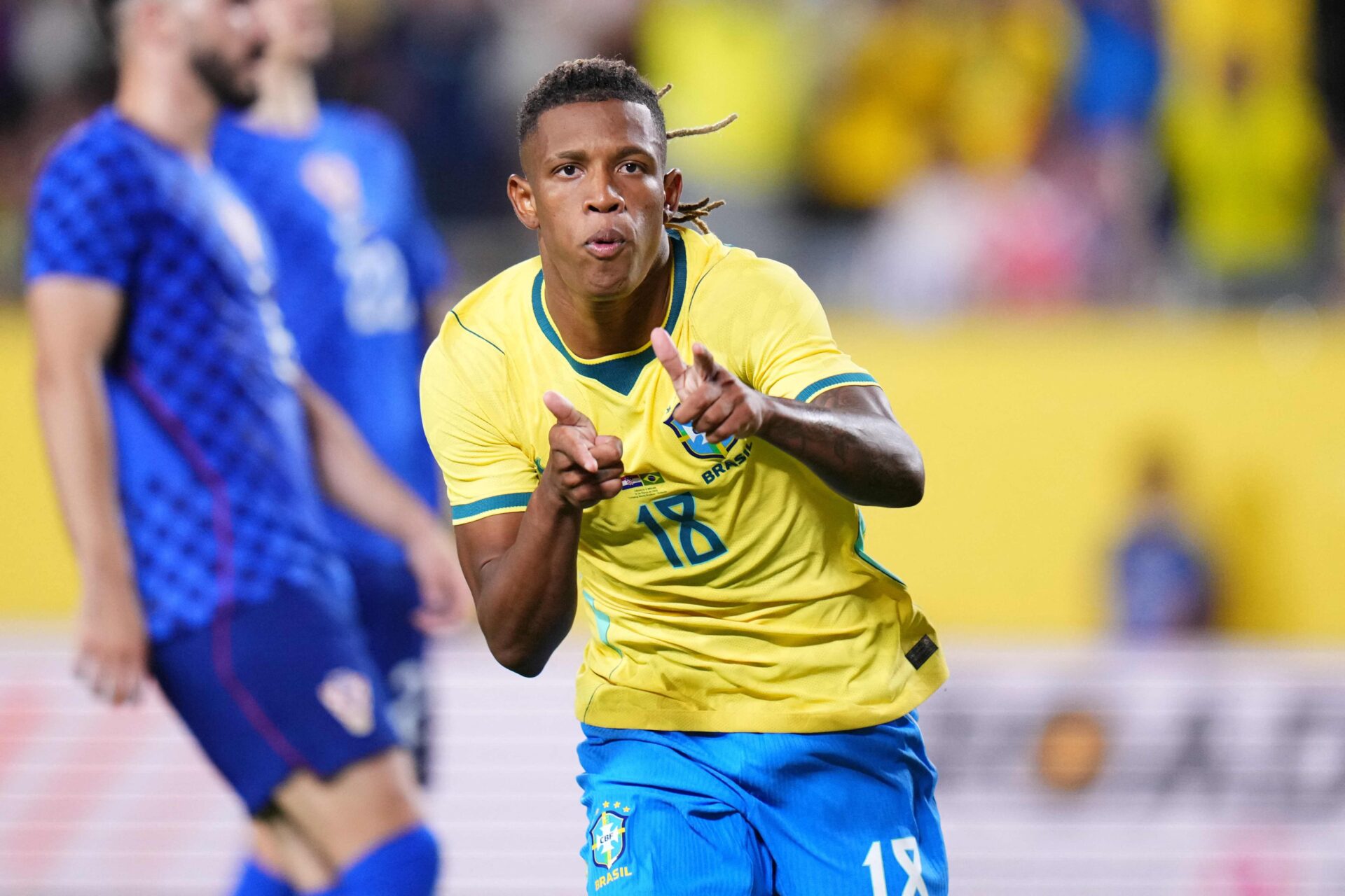 Botafogo afasta Danilo após recusa de jogo e prepara saída do meio-campista