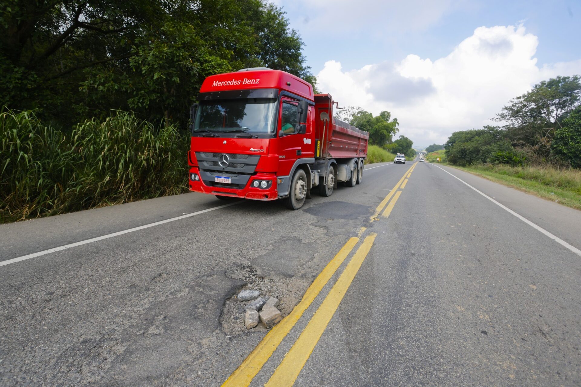 BR-393: Rodovia do Aço segue em situação crítica e preocupa motoristas entre Rio e Minas – imagem do artigo
