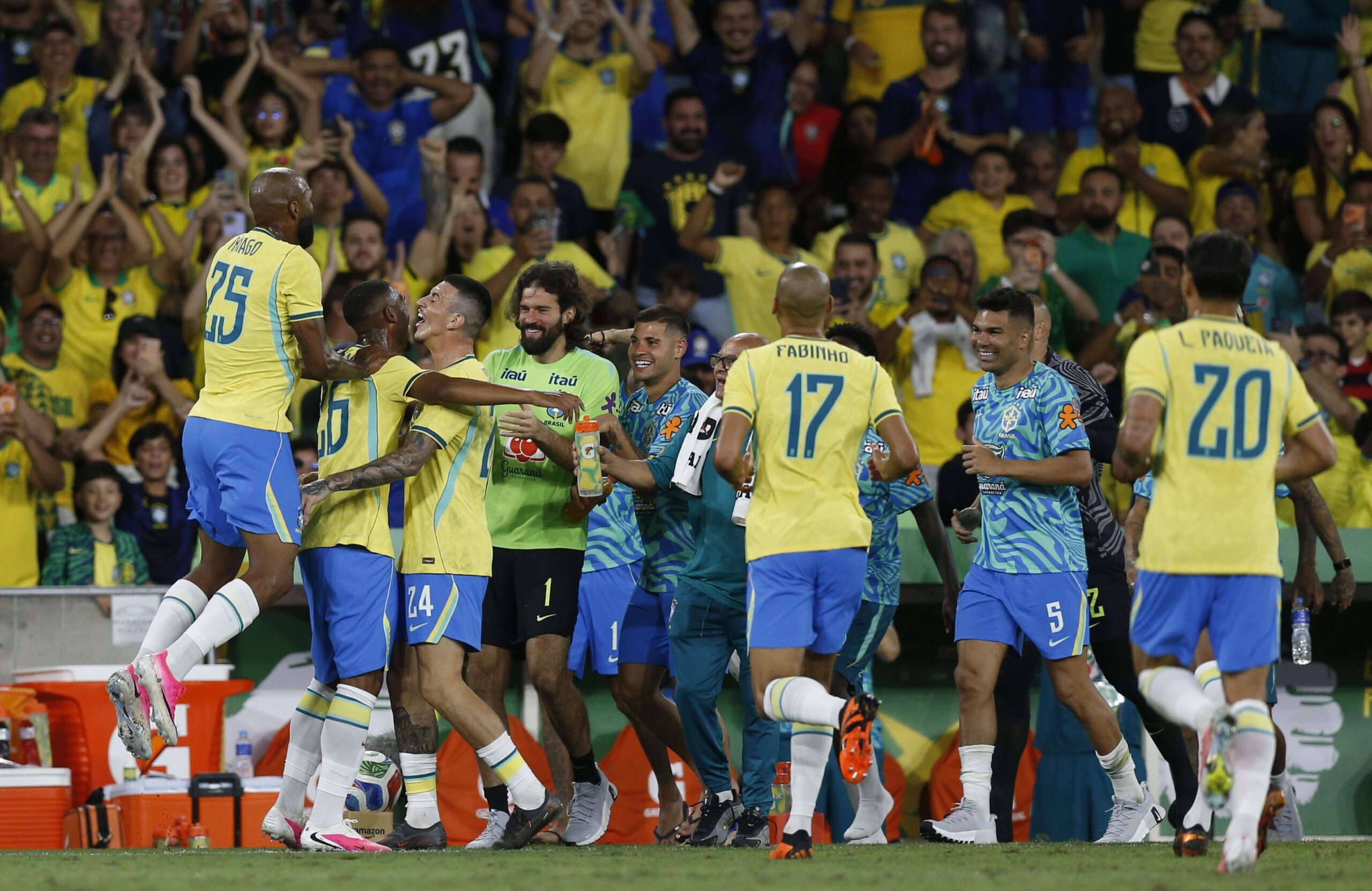 Brasil brilha no Maracanã e goleia Panamá por 6 a 2 em amistoso rumo ao hexa