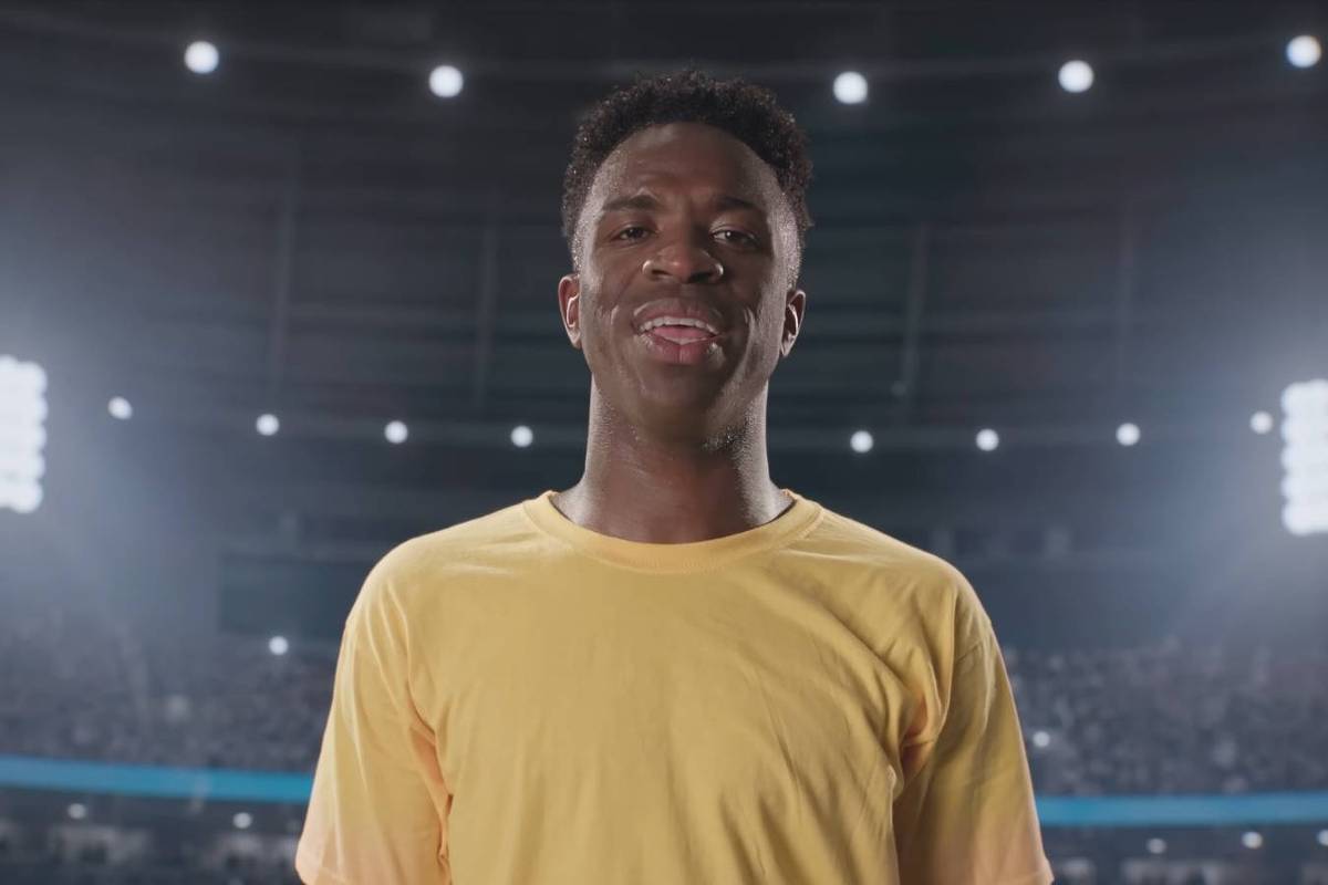 Shakira lança clipe oficial da Copa 2026 com participação de Vinicius Jr. e craques do futebol