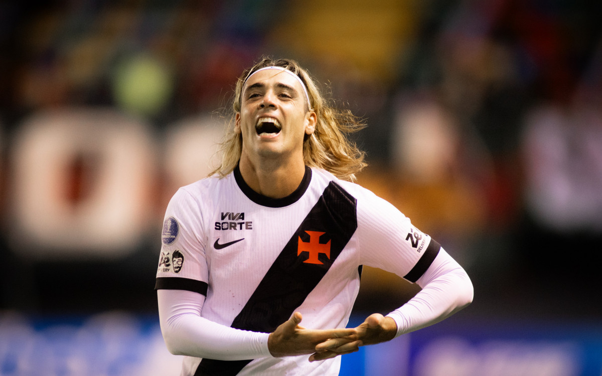 Spinelli destaca força do elenco do Vasco e mira gols decisivos em 2026