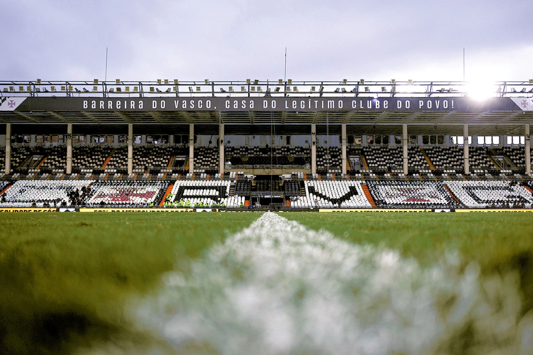 Vasco encara o Bragantino em São Januário buscando reação no Brasileirão