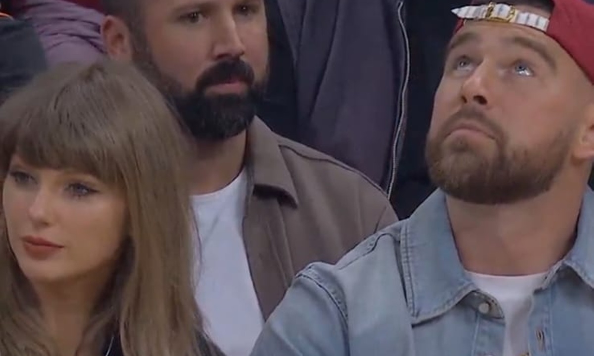 Travis Kelce e Taylor Swift curtem jogo da NBA em clima de romance em Cleveland