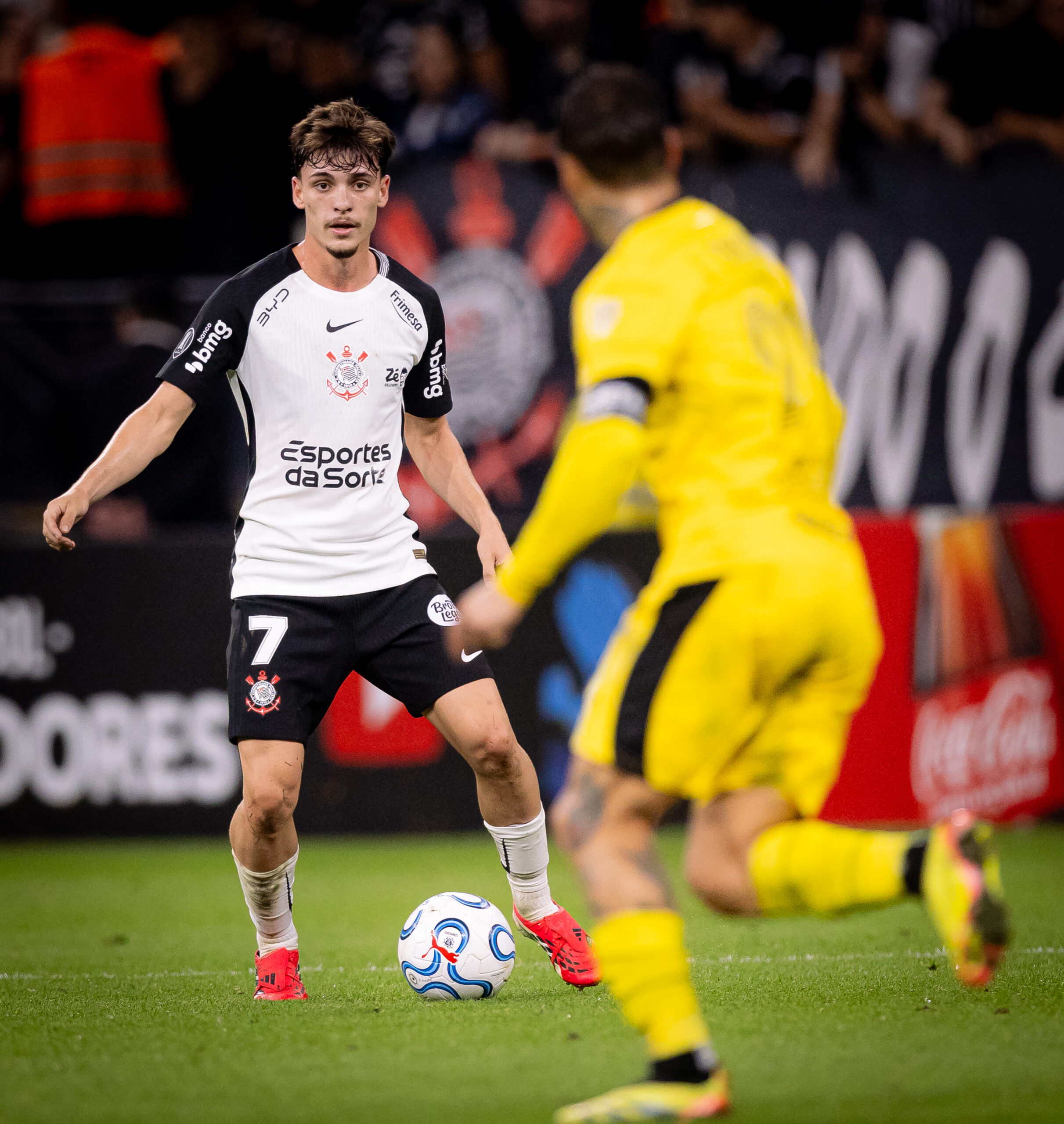Corinthians domina Peñarol e segue 100% na Libertadores sob comando de Fernando Diniz