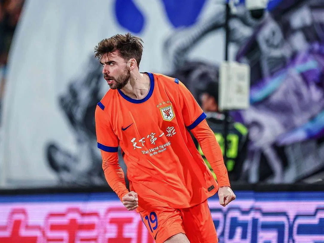 Zeca brilha na China e lidera goleada do Shandong Taishan na Superliga