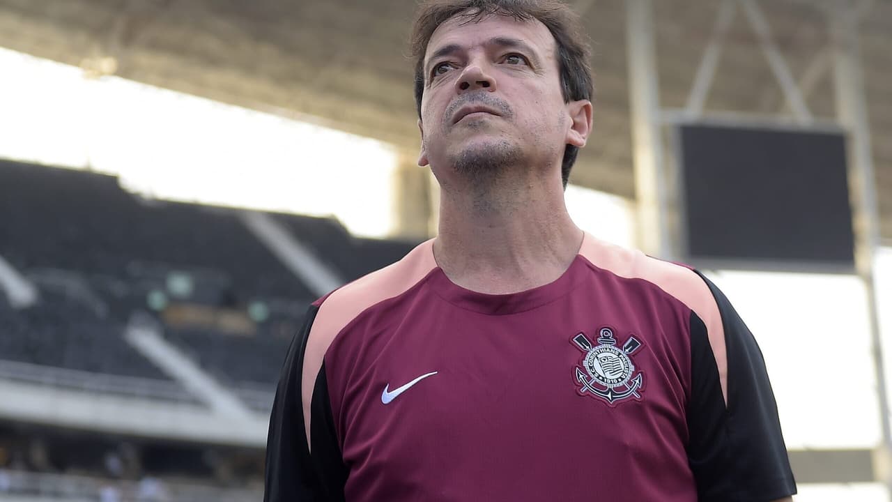 Corinthians busca vitória crucial contra Peñarol para garantir liderança na Libertadores