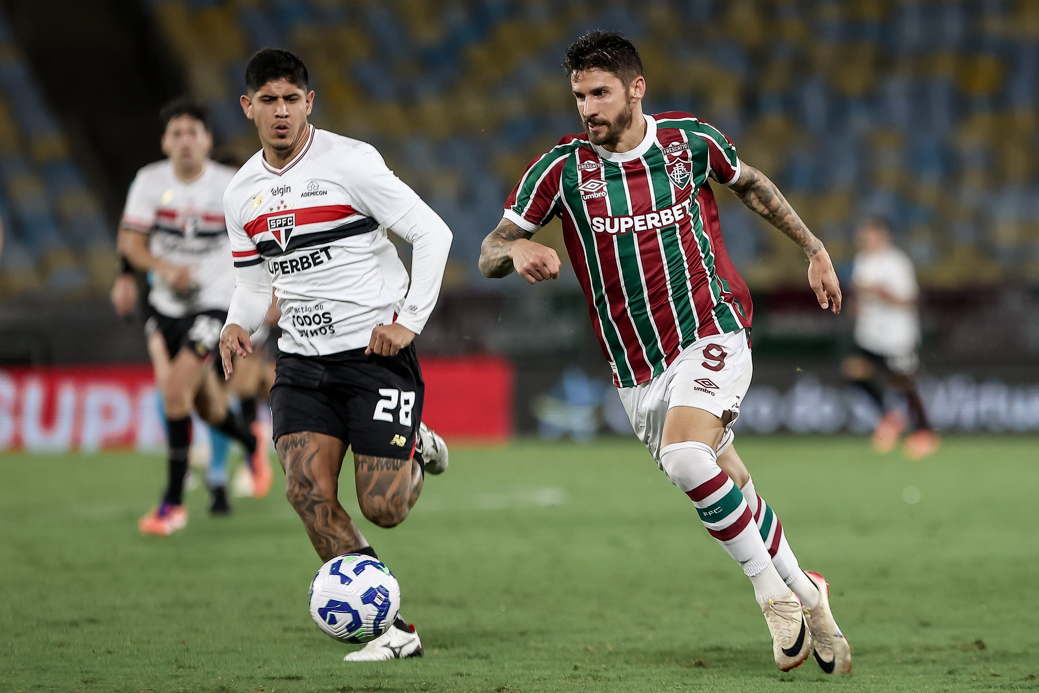 Fluminense e São Paulo se enfrentam no Maracanã em duelo decisivo pelo Brasileirão
