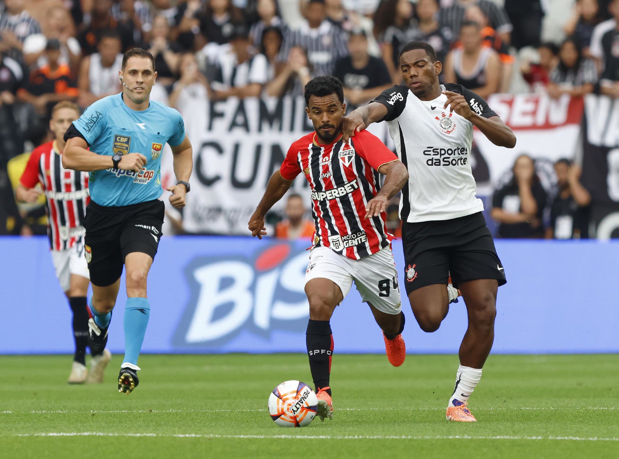 Corinthians e São Paulo fazem clássico decisivo na Neo Química Arena pelo Brasileirão