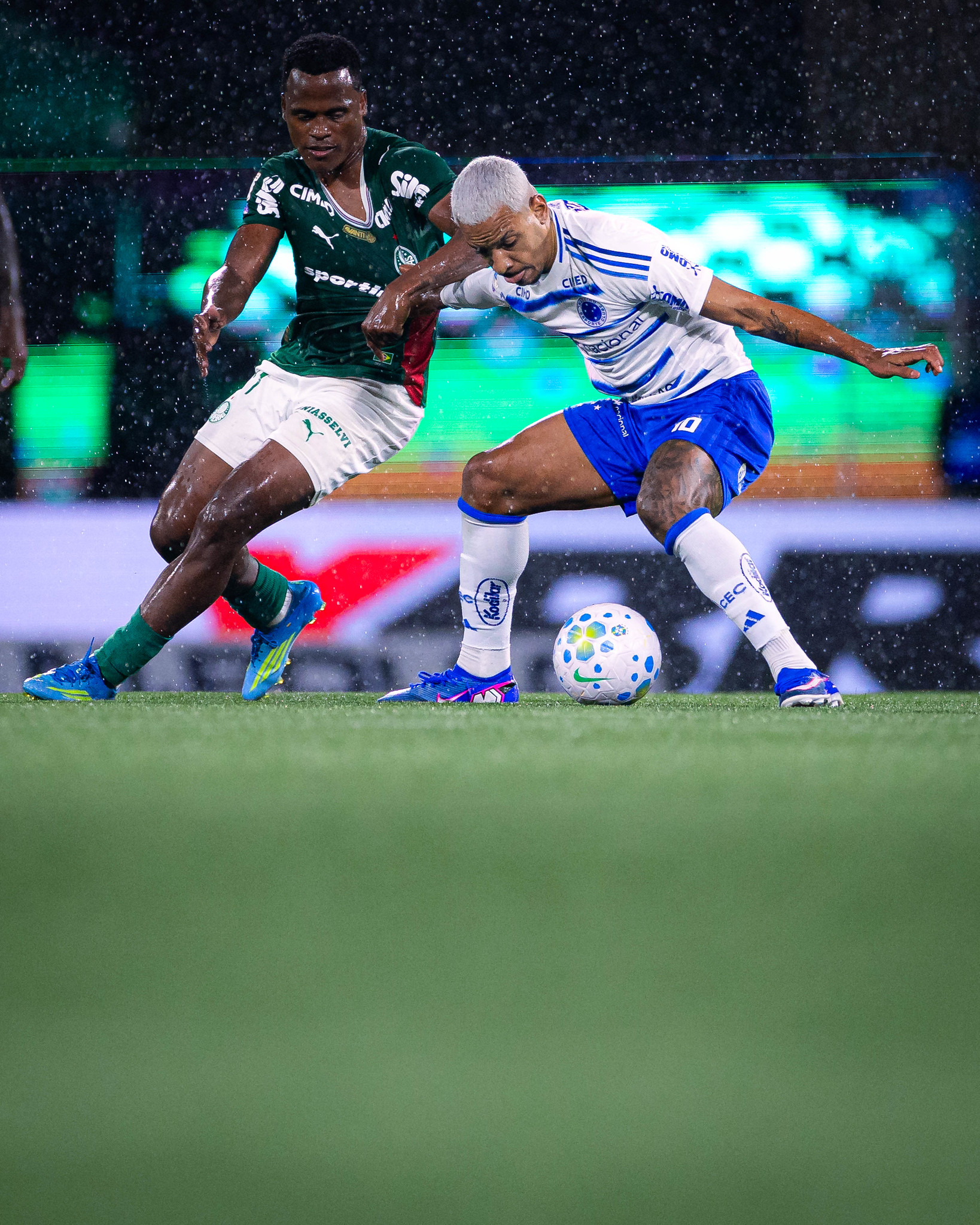 Palmeiras empata com Cruzeiro e mantém jejum de vitórias no Brasileirão