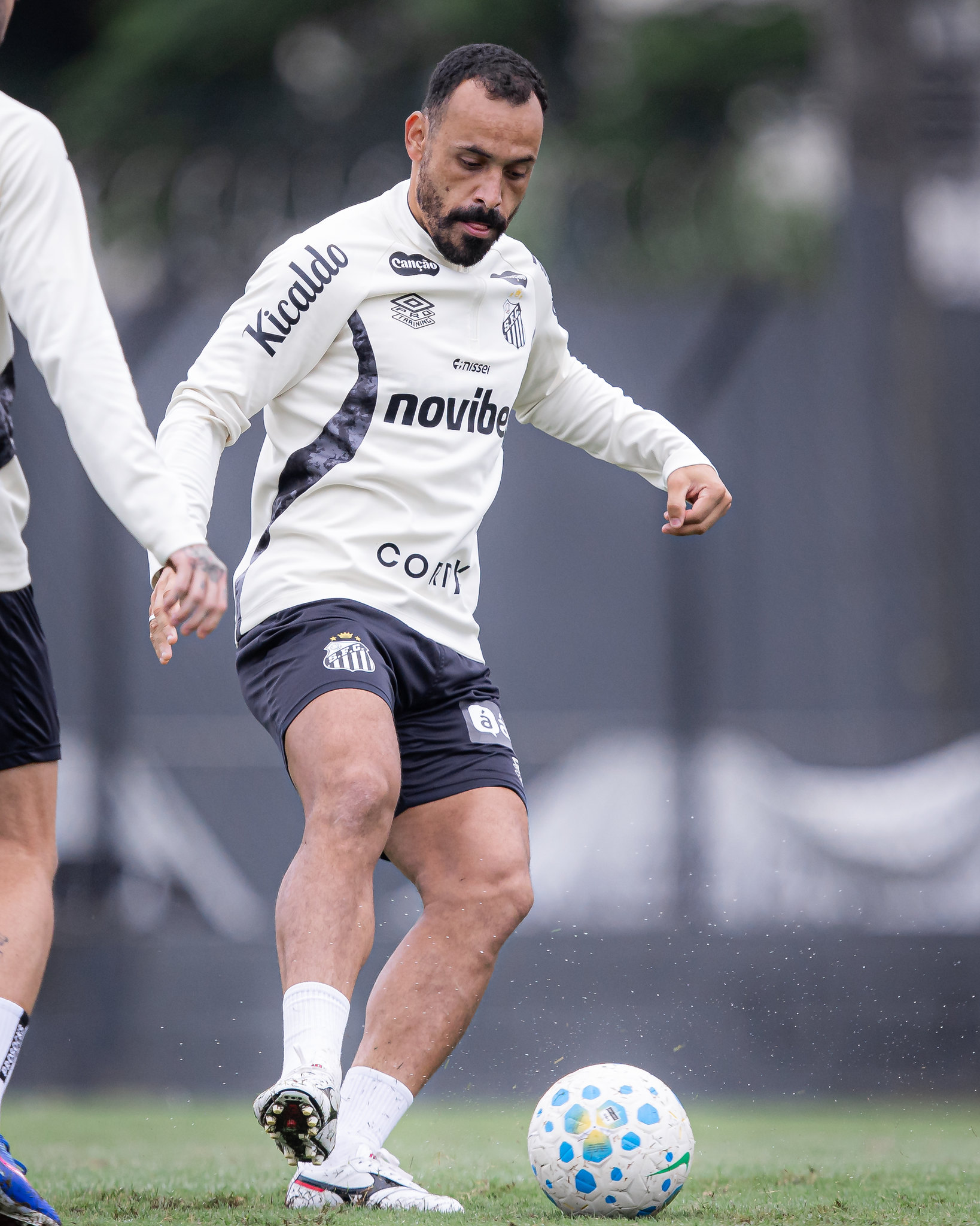 Santos encara Grêmio com desfalques e pressão na Arena em duelo decisivo