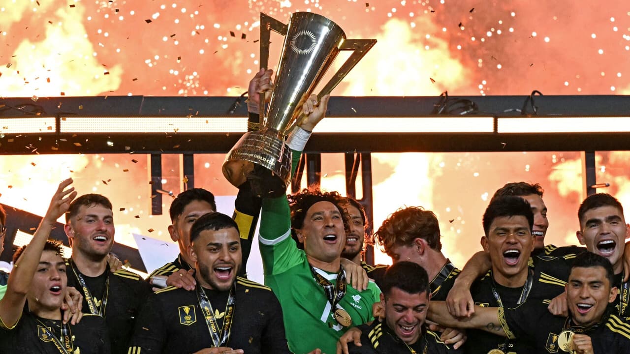Guillermo Ochoa confirmado na pré-lista do México para a Copa do Mundo 2026
