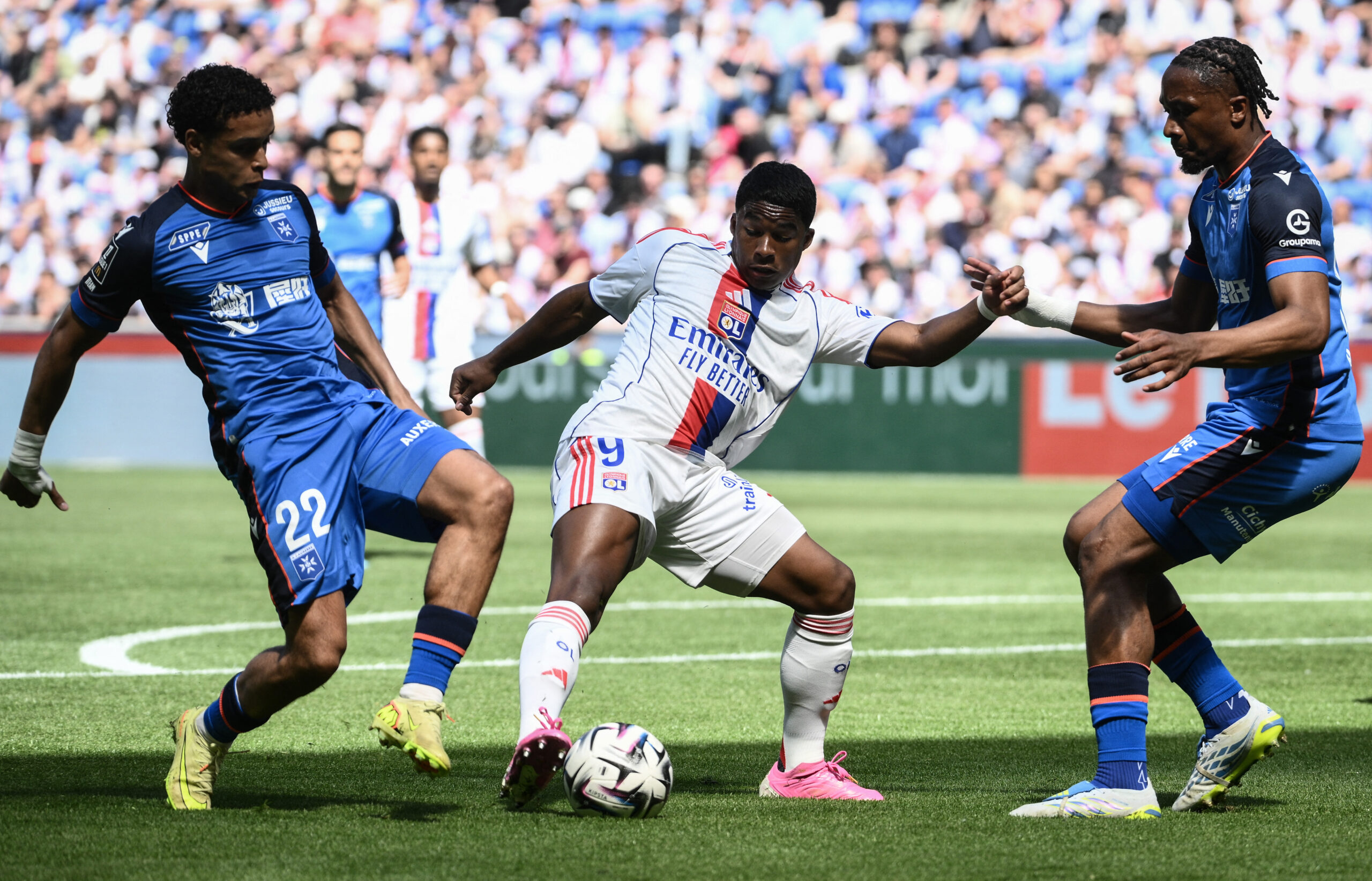 Lyon Retoma Terceiro Lugar na Ligue 1 com Vitória Apertada sobre Auxerre
