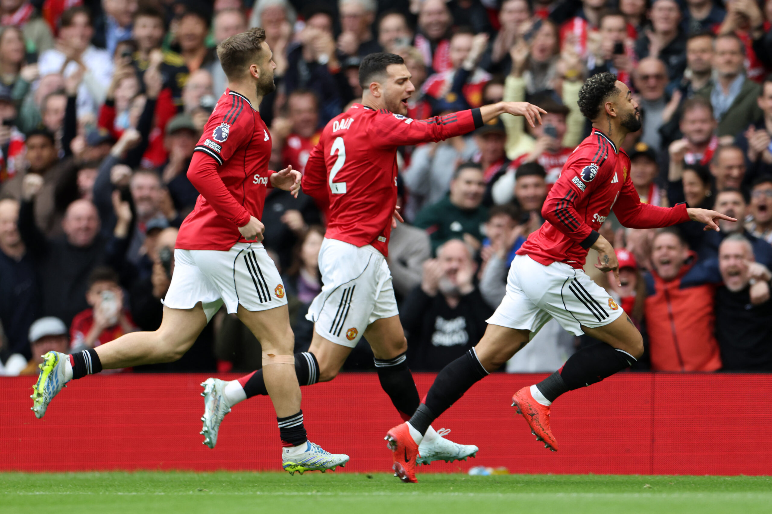 Manchester United vence Liverpool e confirma vaga na próxima Liga dos Campeões
