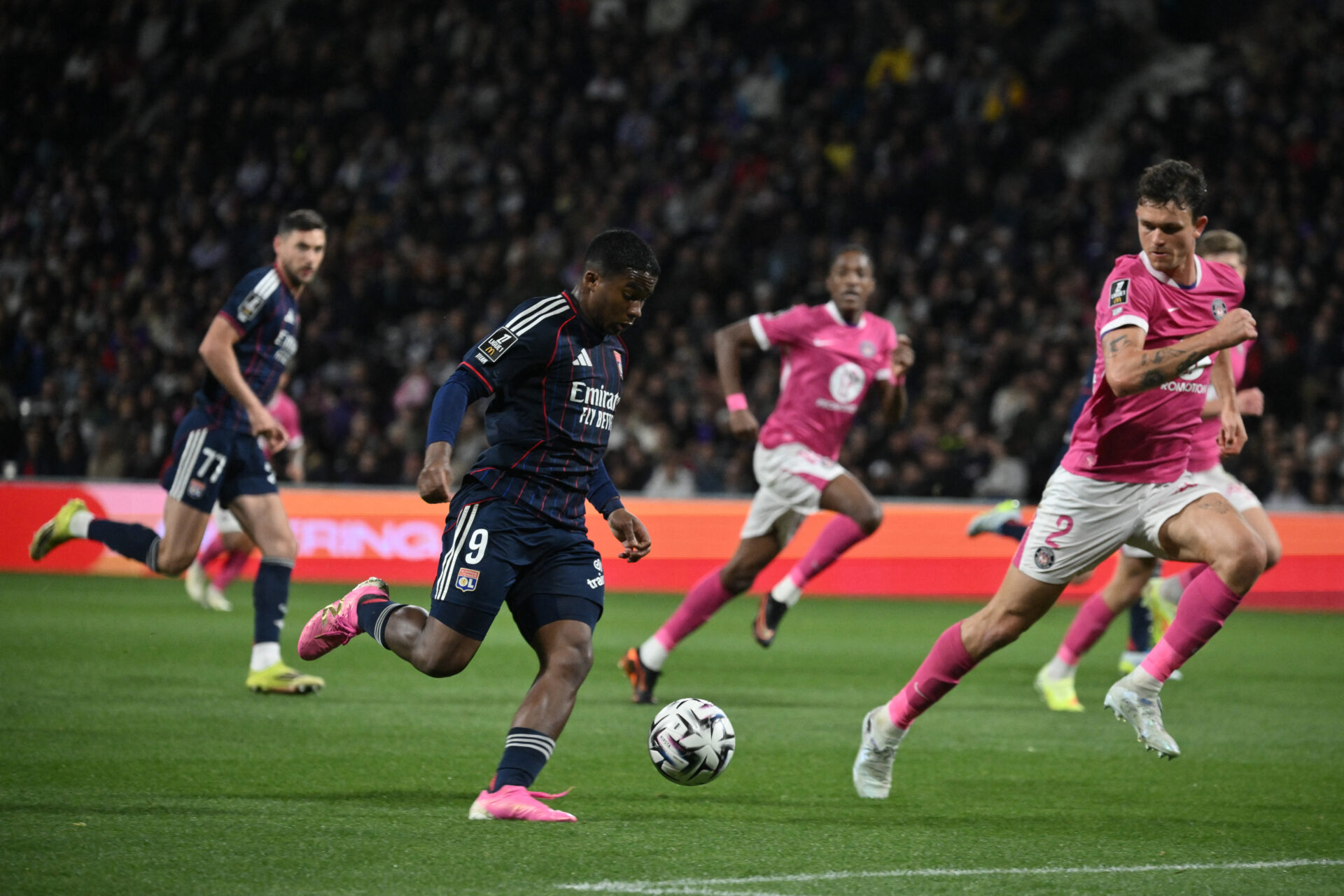 Endrick e Lyon na reta final: quem garante vaga na Champions League 2026?