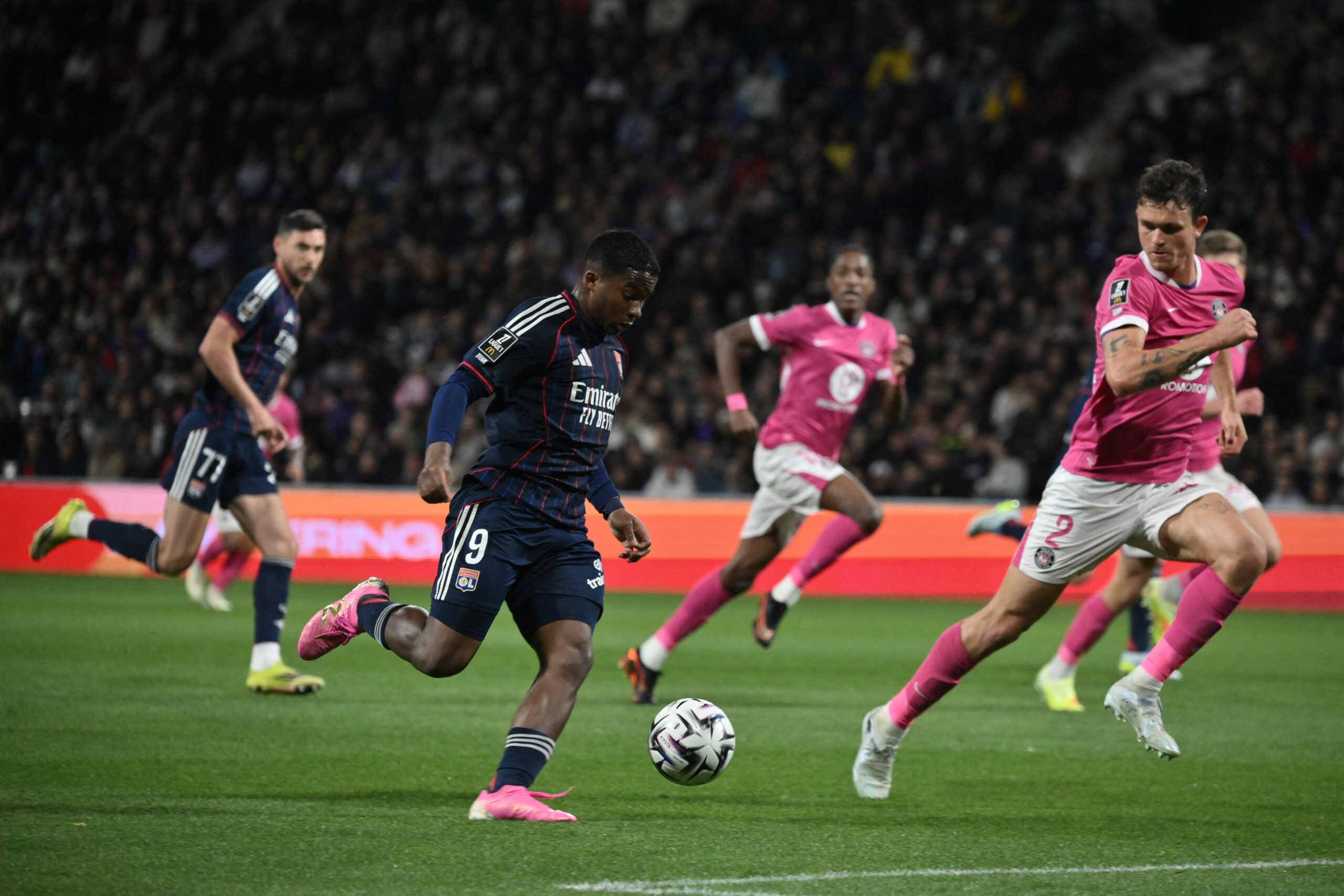 Endrick e Lyon na reta final: quem garante vaga na Champions League 2026?