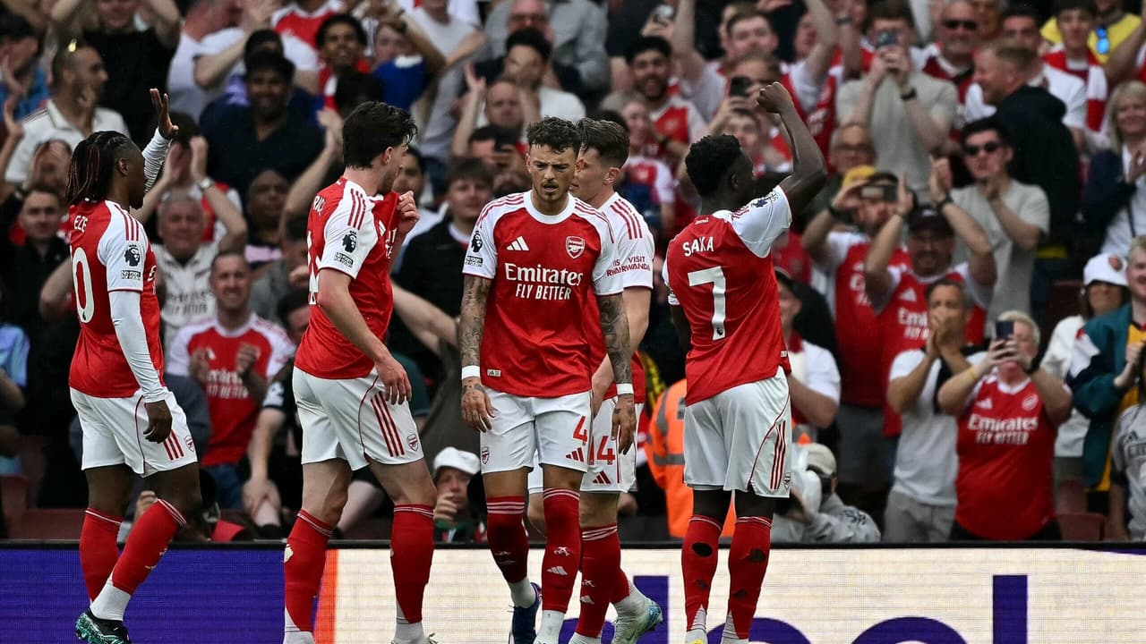 Arsenal conquista título da Premier League e encerra jejum de 22 anos