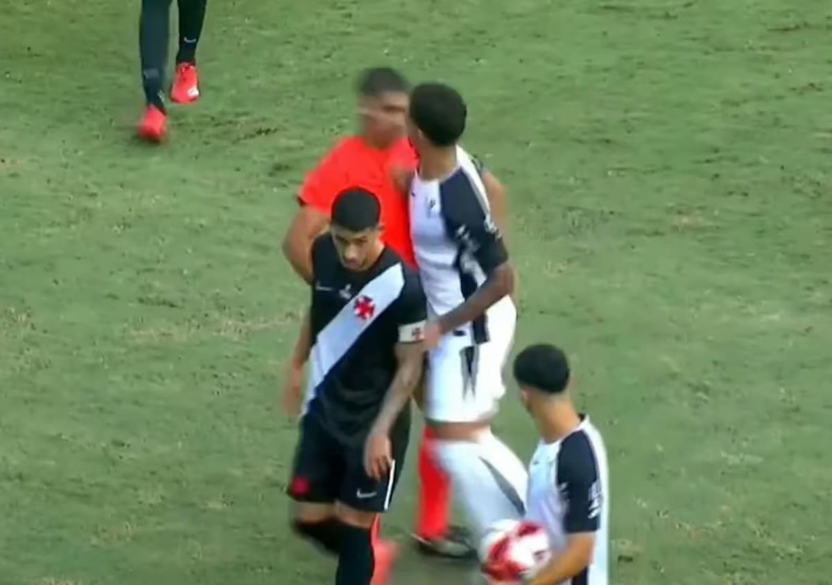 Confusão no Brasileirão Sub-20: Jogador do Corinthians agride árbitro após expulsão