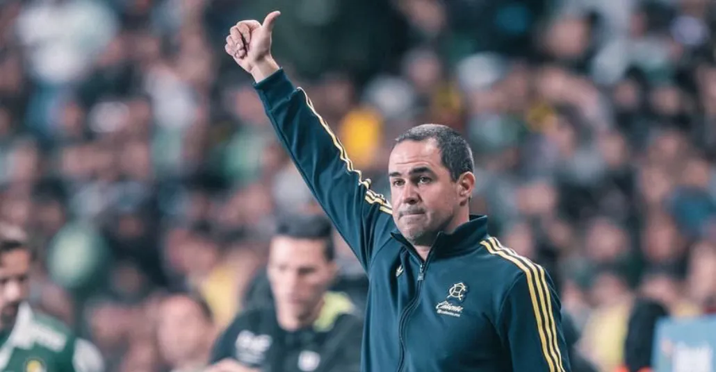 André Jardine e América se preparam para duelo decisivo contra Pumas nas quartas da Liga MX